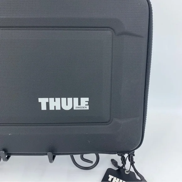 Thule Sweden gauntlet 3.0 sleeve FITS 13 inch MacBook Pro black NEW - Picture 4 of 10